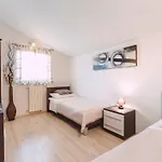 Ines Villa