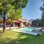 Villa Ines