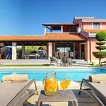 Ines Villa